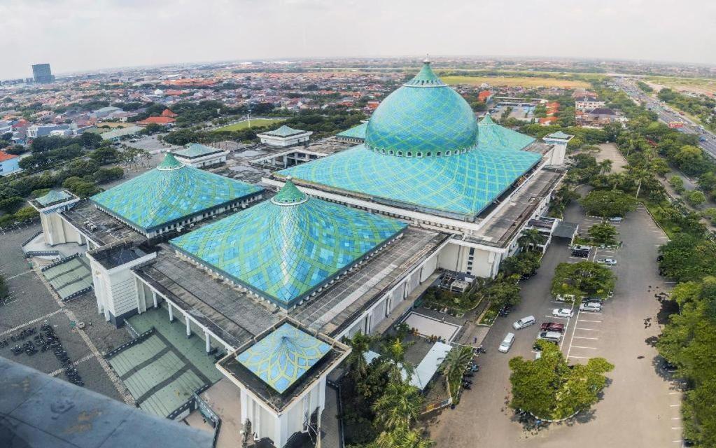 Hotel Istana Permata Juanda Sawotratap Exterior foto