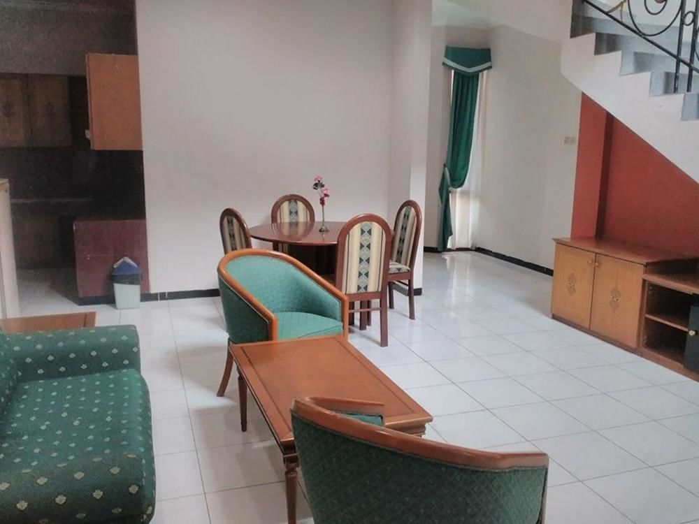 Hotel Istana Permata Juanda Sawotratap Exterior foto