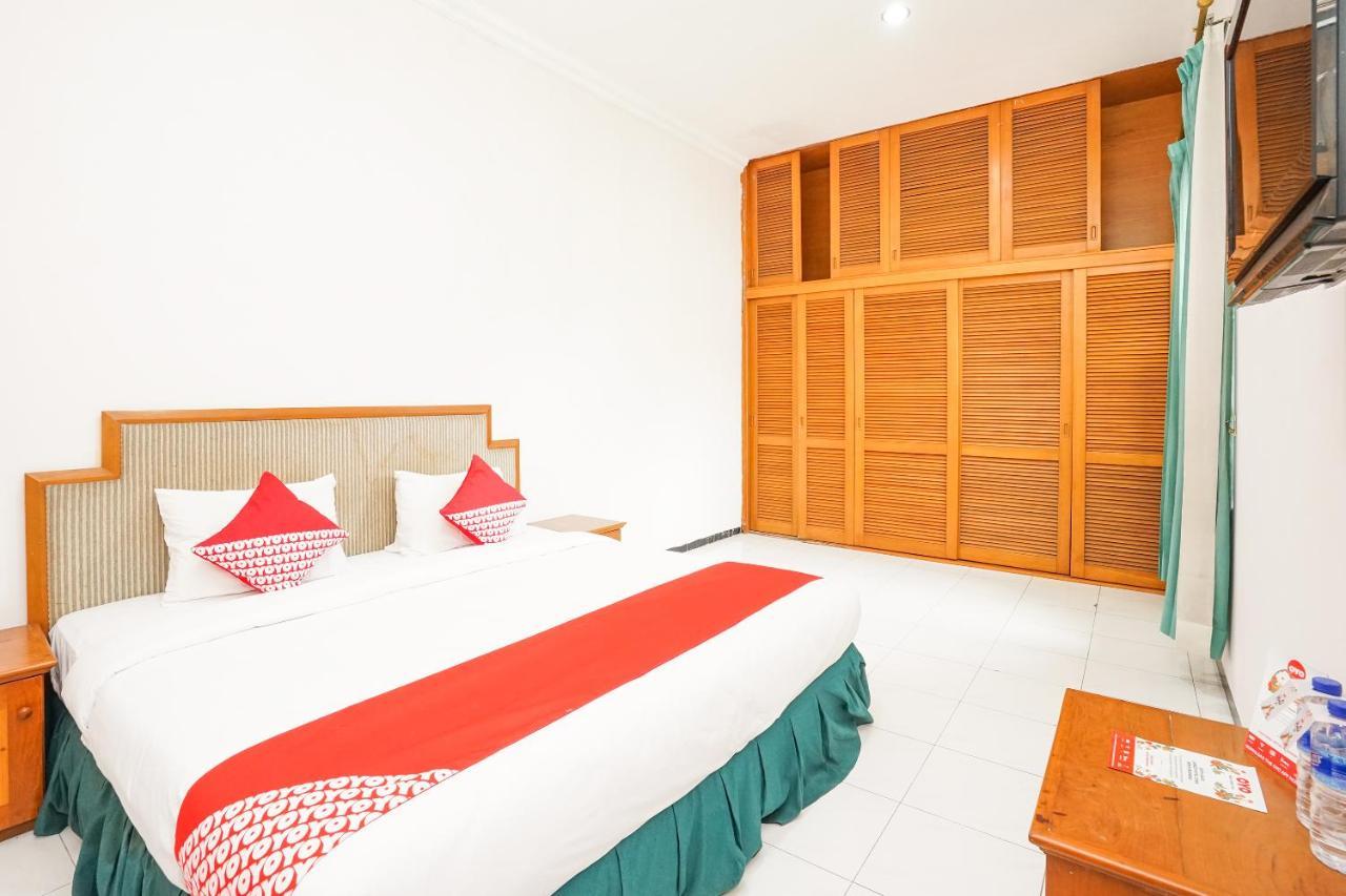 Hotel Istana Permata Juanda Sawotratap Exterior foto