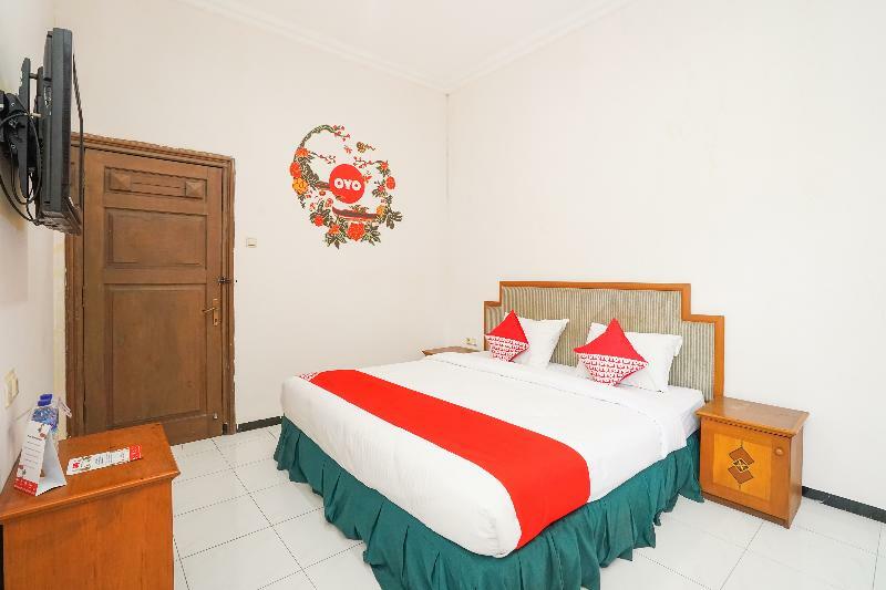 Hotel Istana Permata Juanda Sawotratap Exterior foto